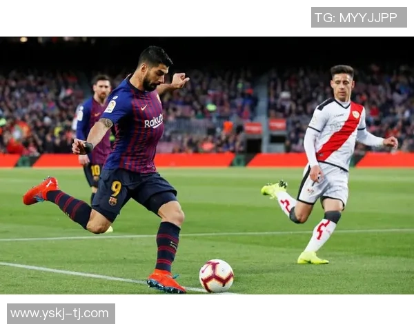 英超激战巴萨与莱比锡鏖战成平局神奇扑救点燃全场气氛